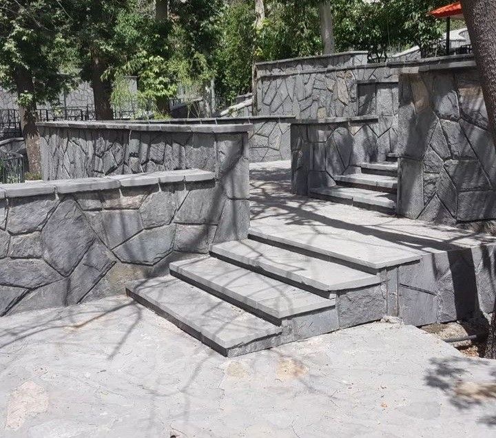 اجرای سنگ لاشه و اجرای سنگ مالون برای محوطه سازی باغ ویلا برای کف سازی و باغچه ها دیوار های محوطه سازی پله با استفاده از سنگ لاشه نصب شده است 